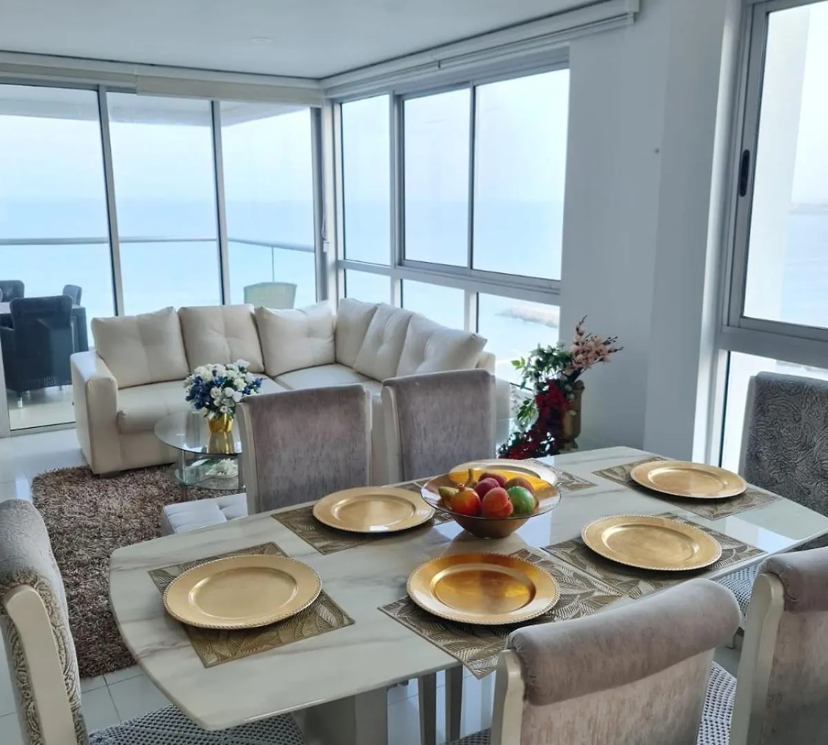 Beachfront Luxurious Apartment, Palmetto Beach Kartagena