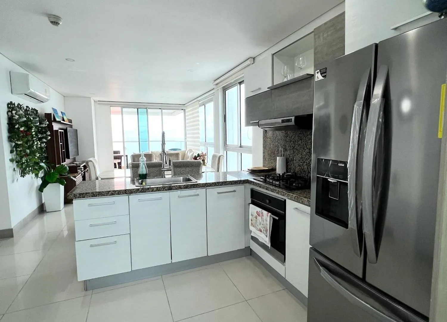 Beachfront Luxurious Apartment, Palmetto Beach Kartagena Apartament